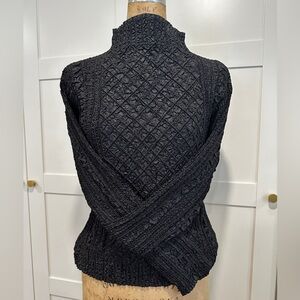 Elegant crinkle crepe stretch mock neck top Medium